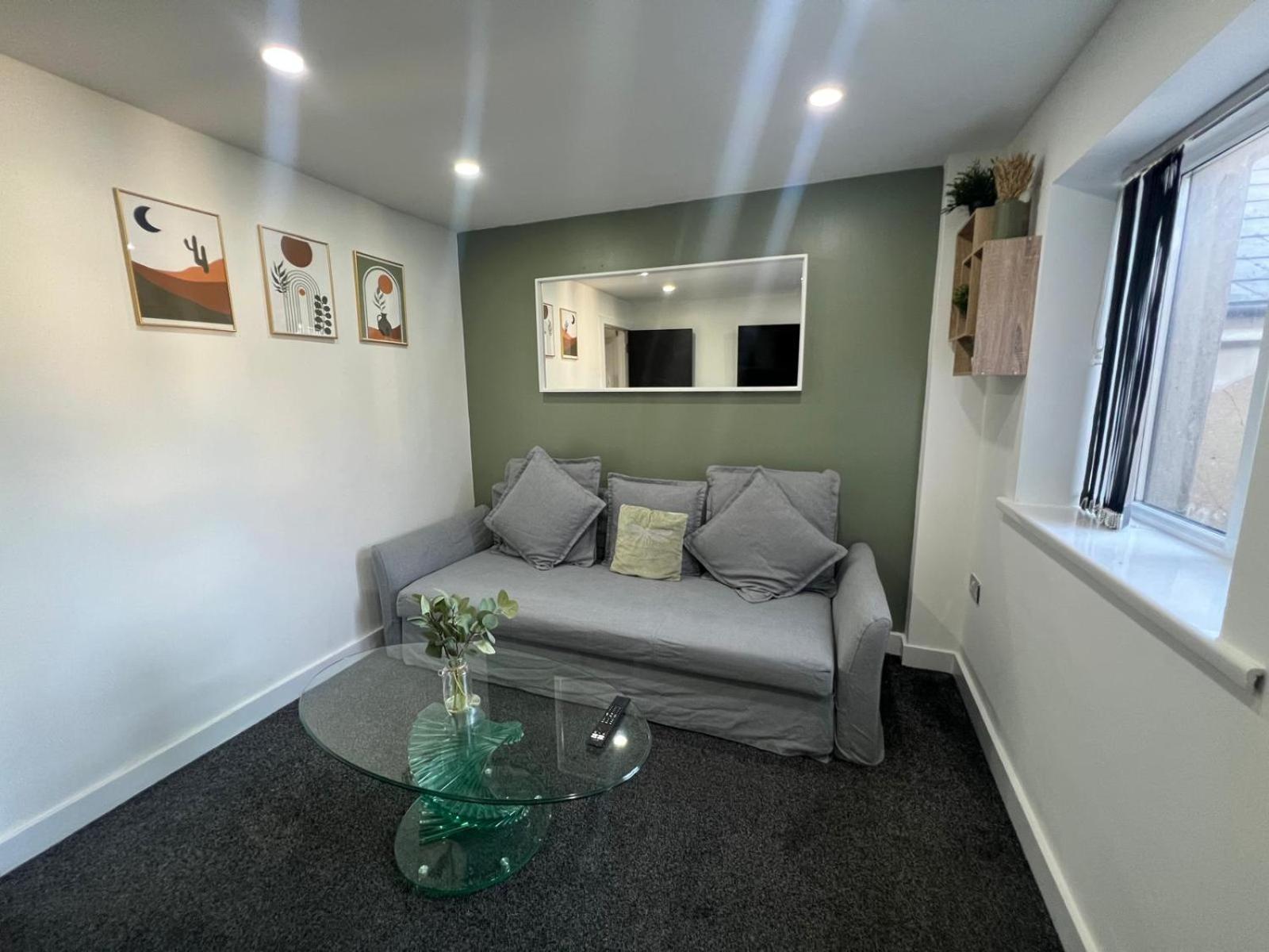 City Centre Location! For Business And Leisure! 5/6 Guests Cardiff Exterior photo